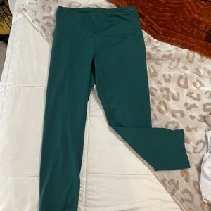 Yogalicious lux mid calf crop leggings